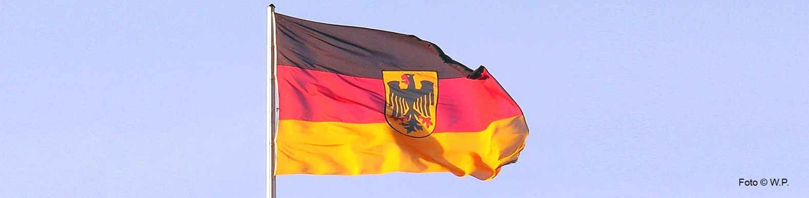 Die Flagge der Bundesrepublik Deutschland - Foto © Wolfgang Pehlemann